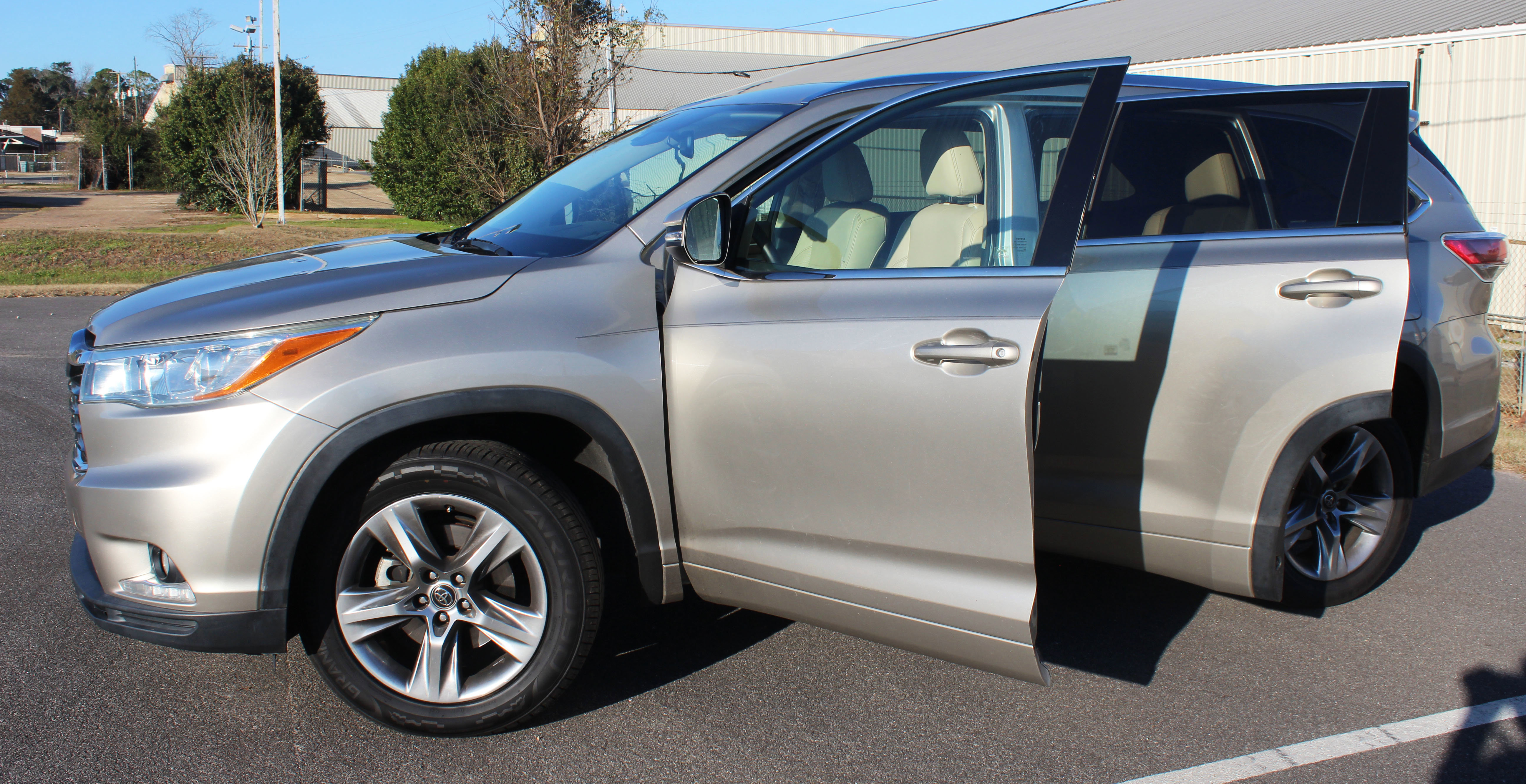 Used 2016 Toyota Highlander Limited image 5