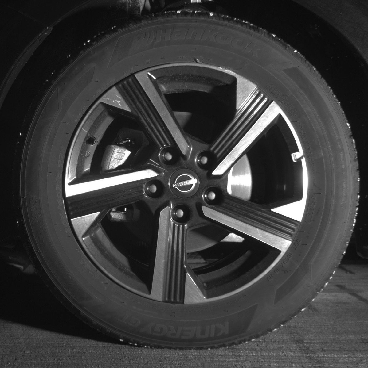 Used 2025 Nissan Sentra SV FWD image 12