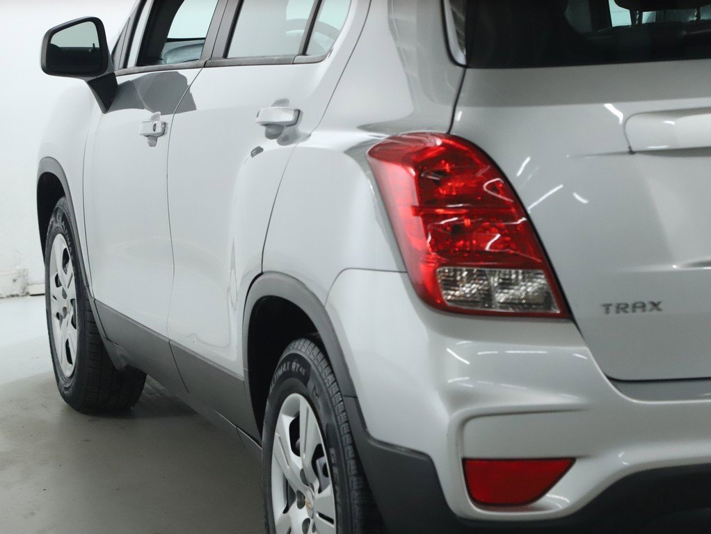 Used 2018 Chevrolet Trax LS image 39