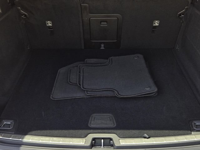 Used 2024 Volvo XC60 B5 Plus AWD/4WD image 10