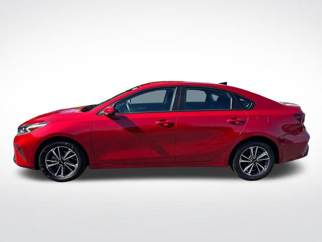 Used 2023 Kia Forte LXS FWD image 2