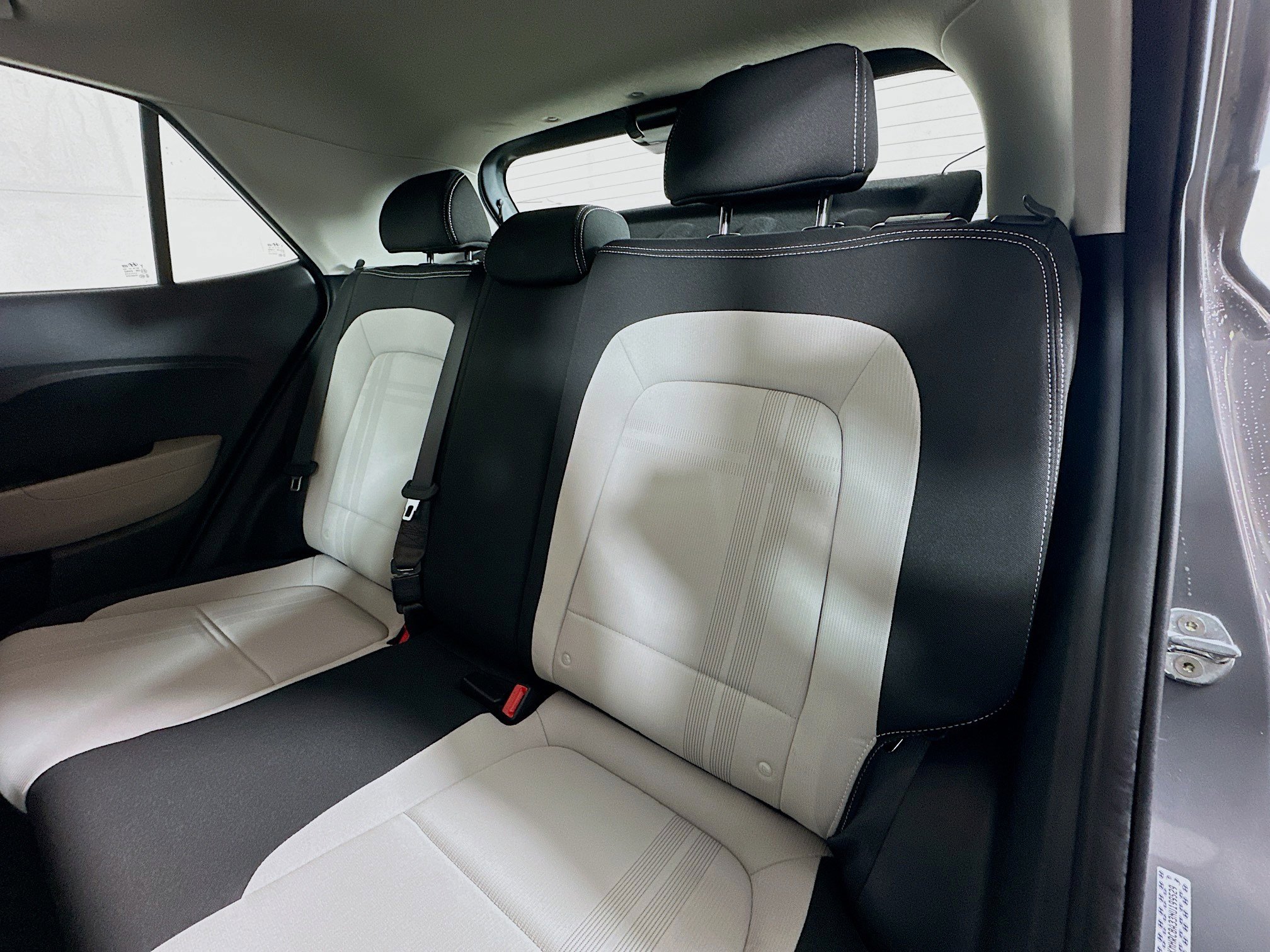 Used 2022 Hyundai Venue SEL image 23