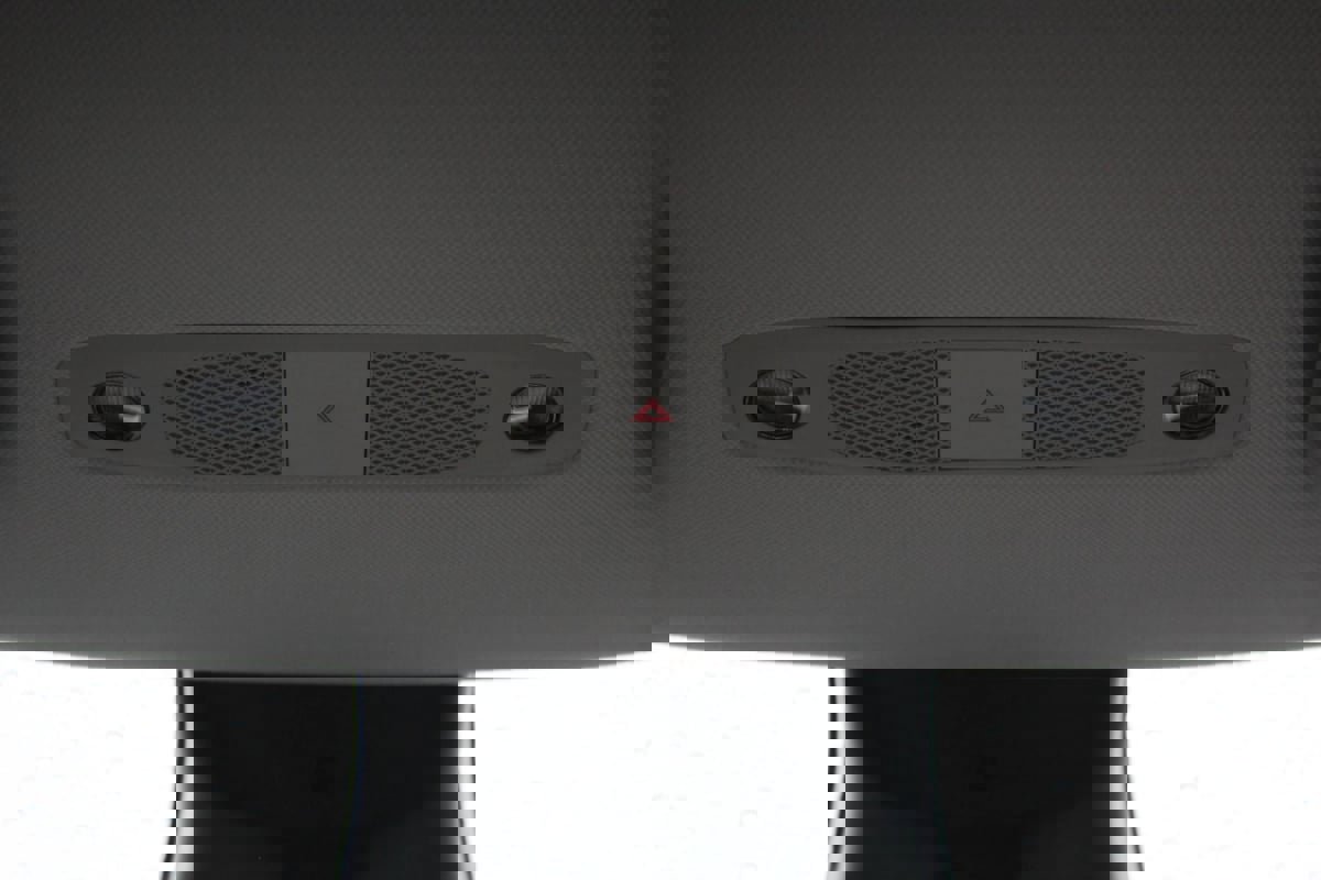 Used 2020 Tesla Model Y Long Range image 28