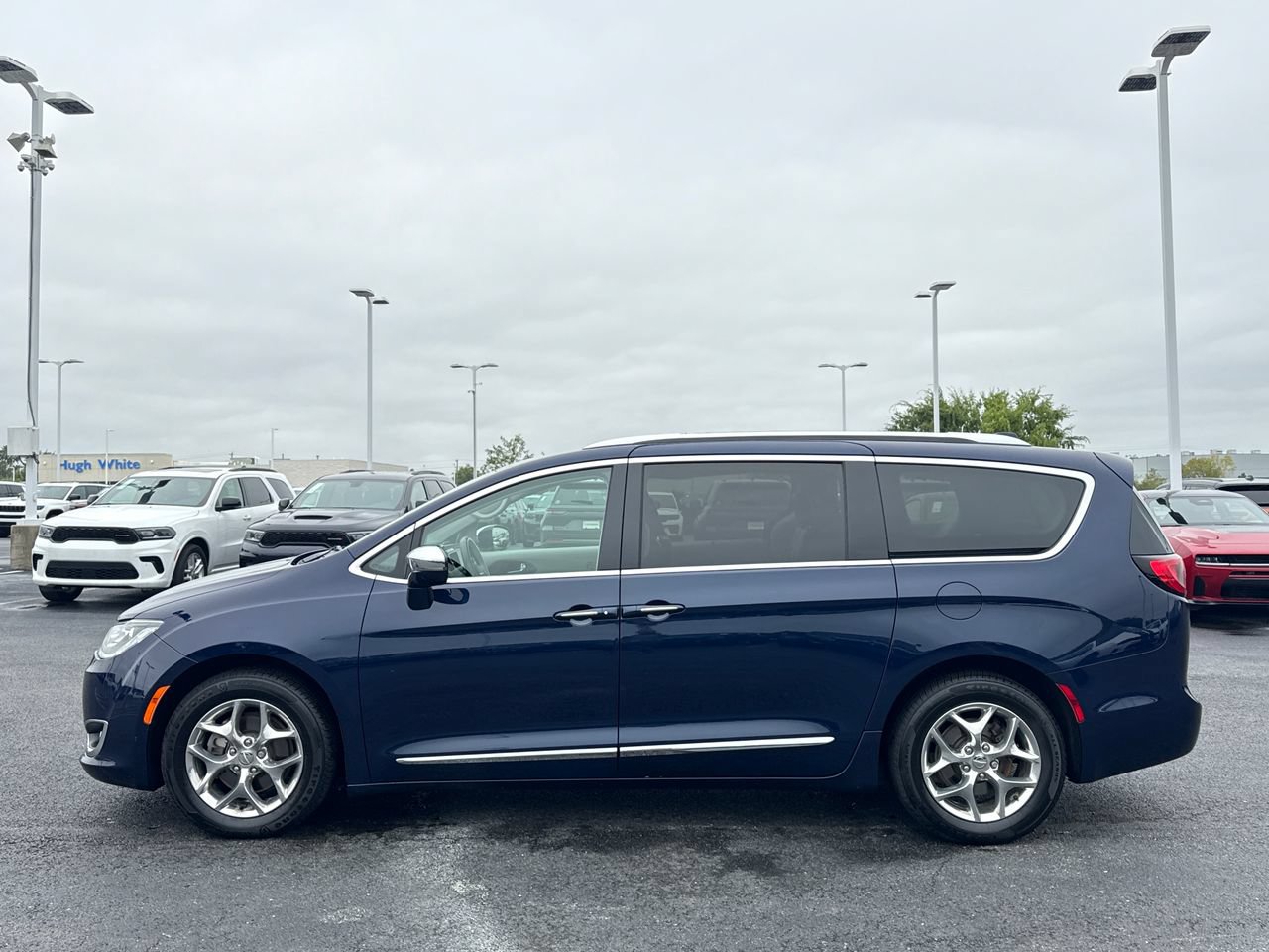 Used 2018 Chrysler Pacifica Limited FWD image 6