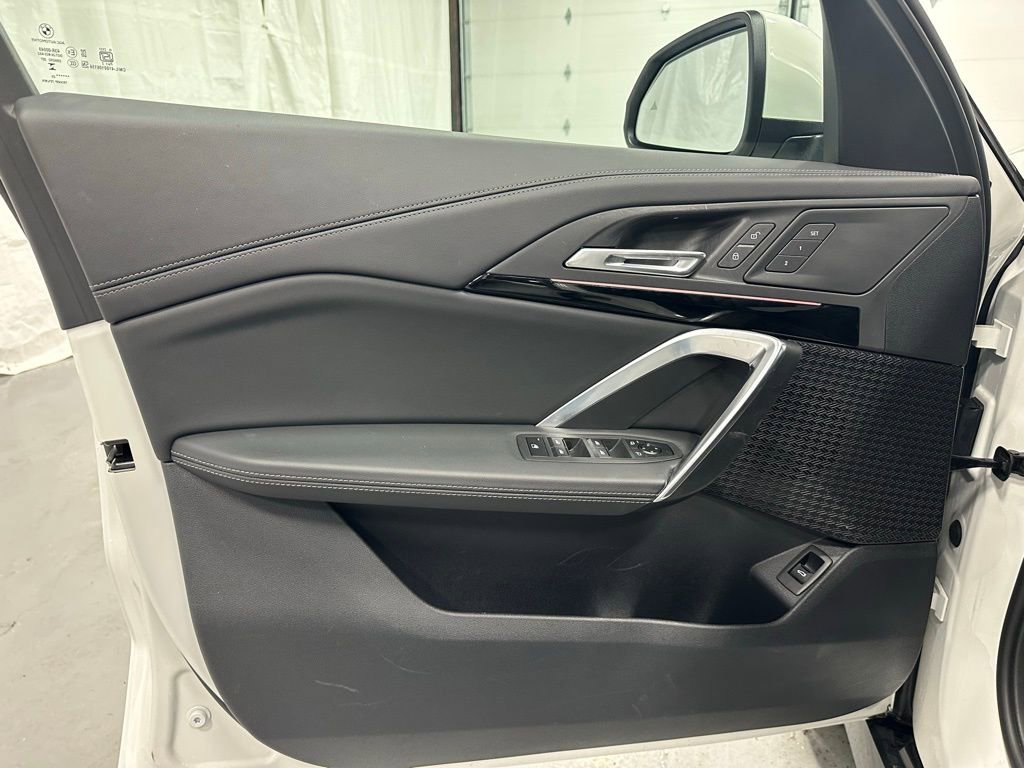 Used 2025 BMW X1 xDrive28i image 8