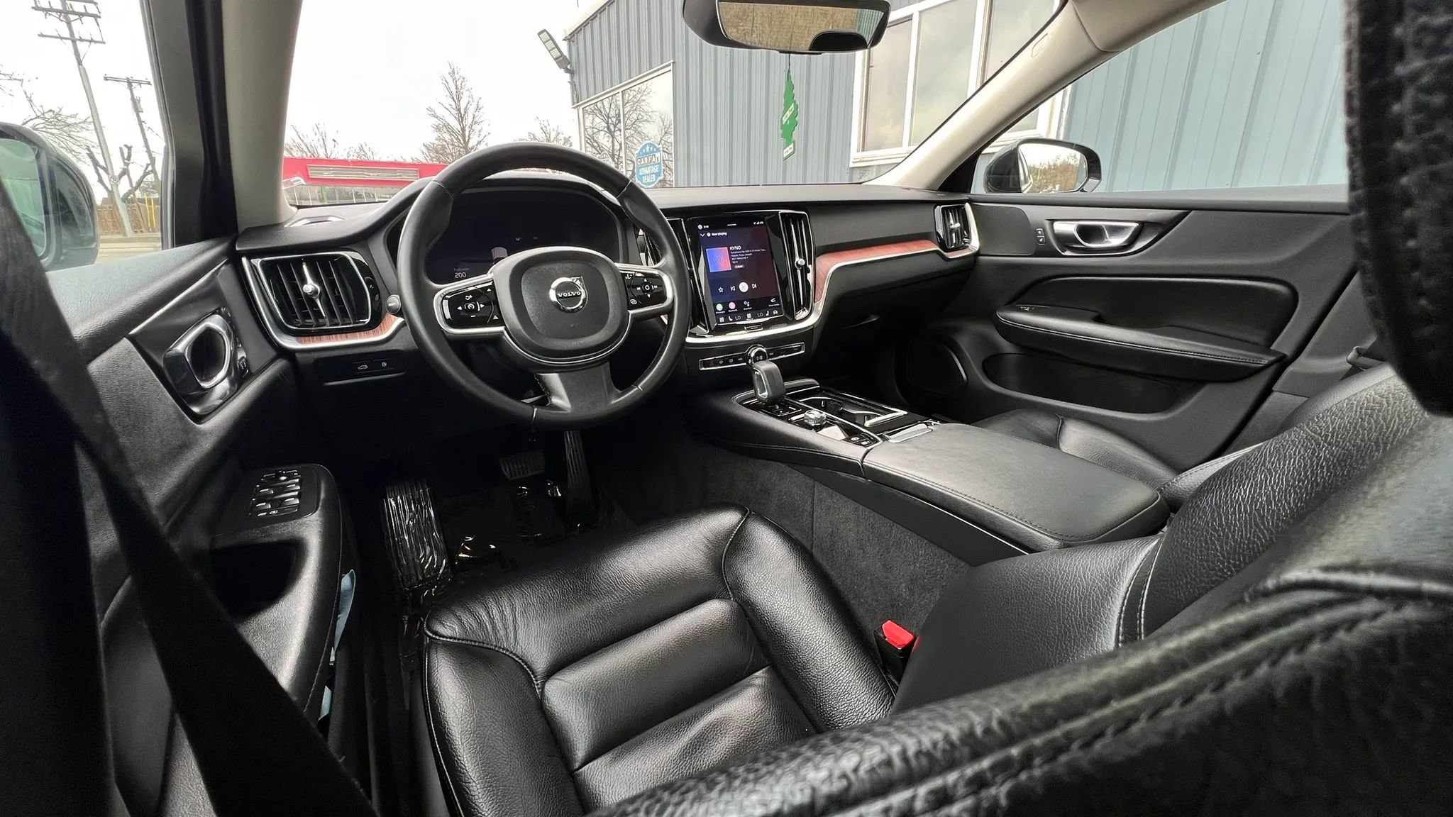 Used 2023 Volvo S60 T8 Plus image 26