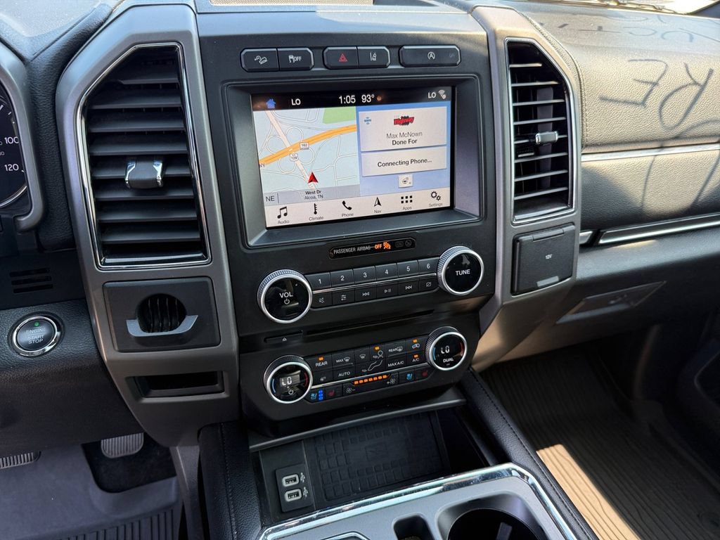 Used 2018 Ford Expedition XLT w/ Equipment Group 202A AWD/4WD image 18