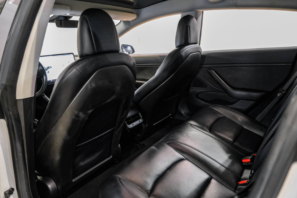 Used 2018 Tesla Model 3 Long Range RWD image 29