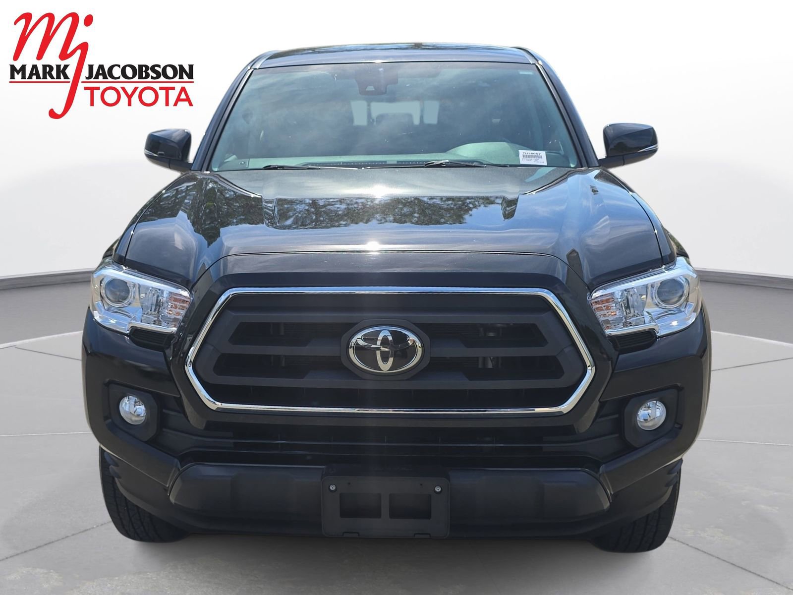 Used 2023 Toyota Tacoma SR5 AWD/4WD image 2