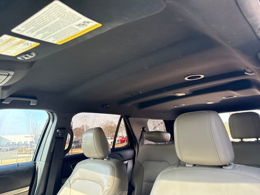 Used 2018 Ford Explorer XLT w/ Equipment Group 202A image 22