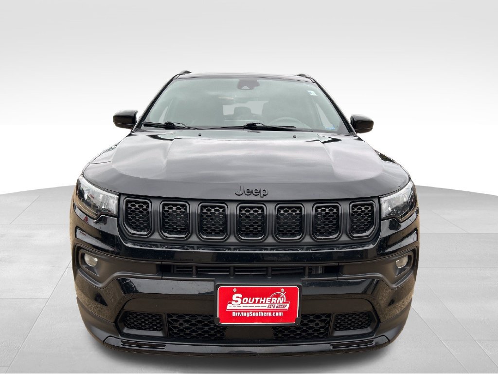 Used 2024 Jeep Compass Latitude w/ Convenience Group AWD/4WD image 9