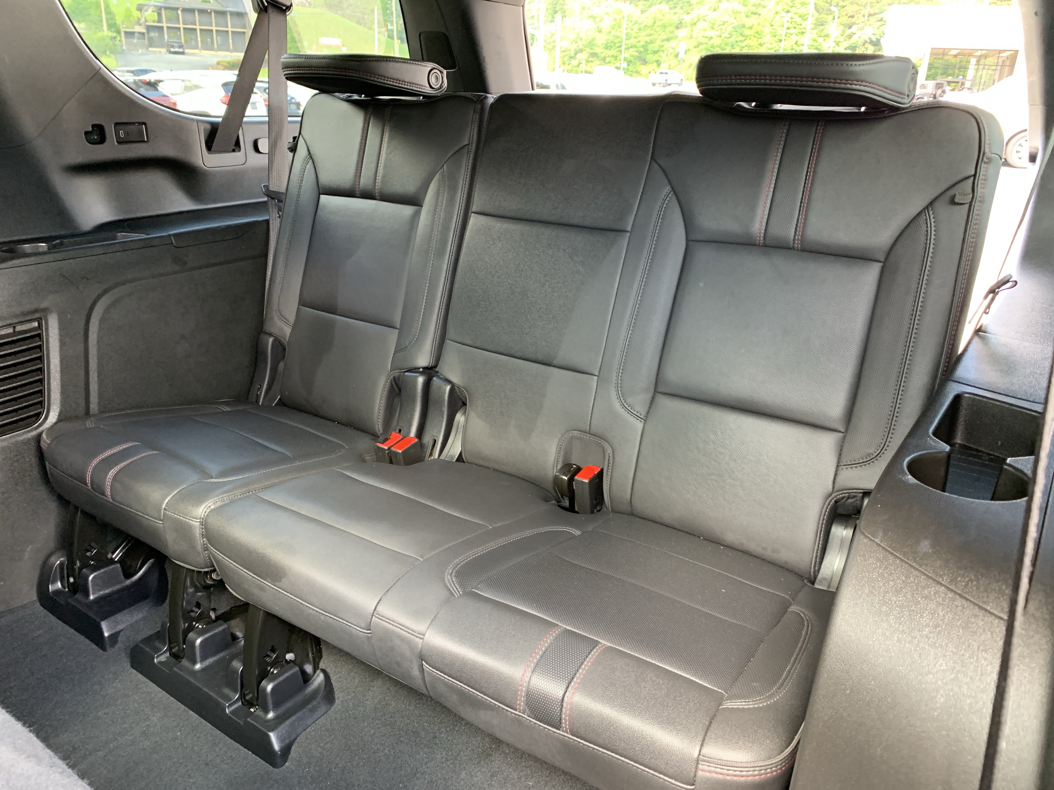 Used 2024 Chevrolet Suburban RST w/ Luxury Package RWD image 34