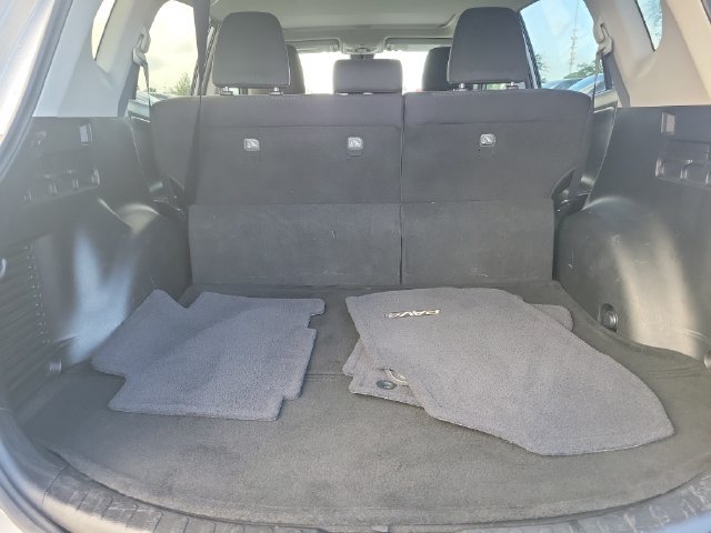 Used 2018 Toyota RAV4 XLE FWD image 8