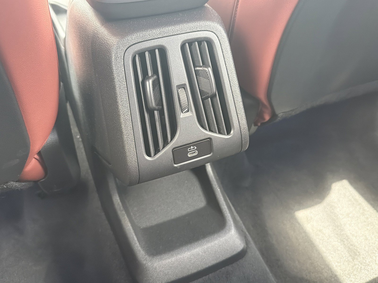 New 2026 BMW X1 xDrive28i AWD/4WD image 18