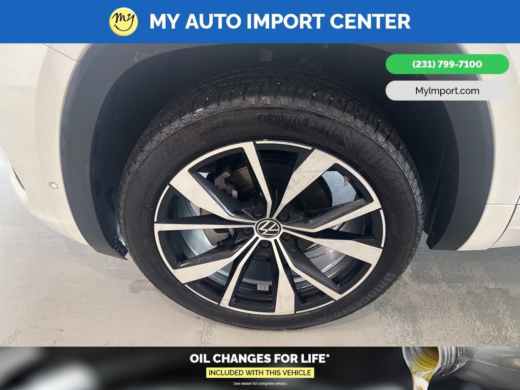 Used 2025 Volkswagen Atlas SEL Premium R-Line image 9