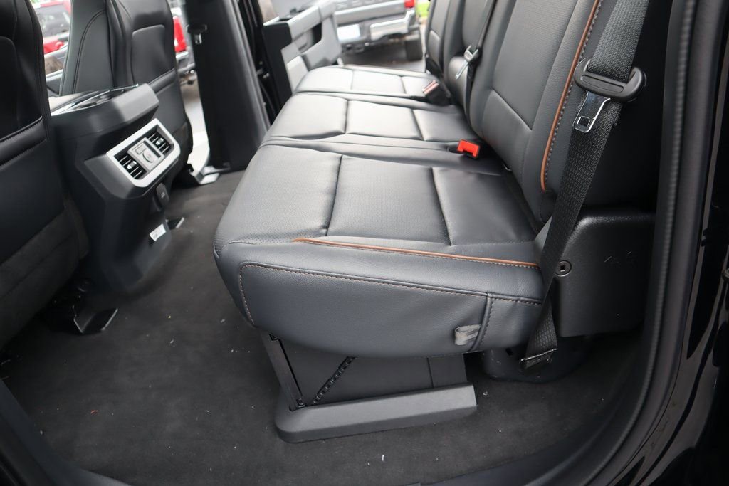 New 2026 Ford F250 Lariat w/ Chrome Package image 13
