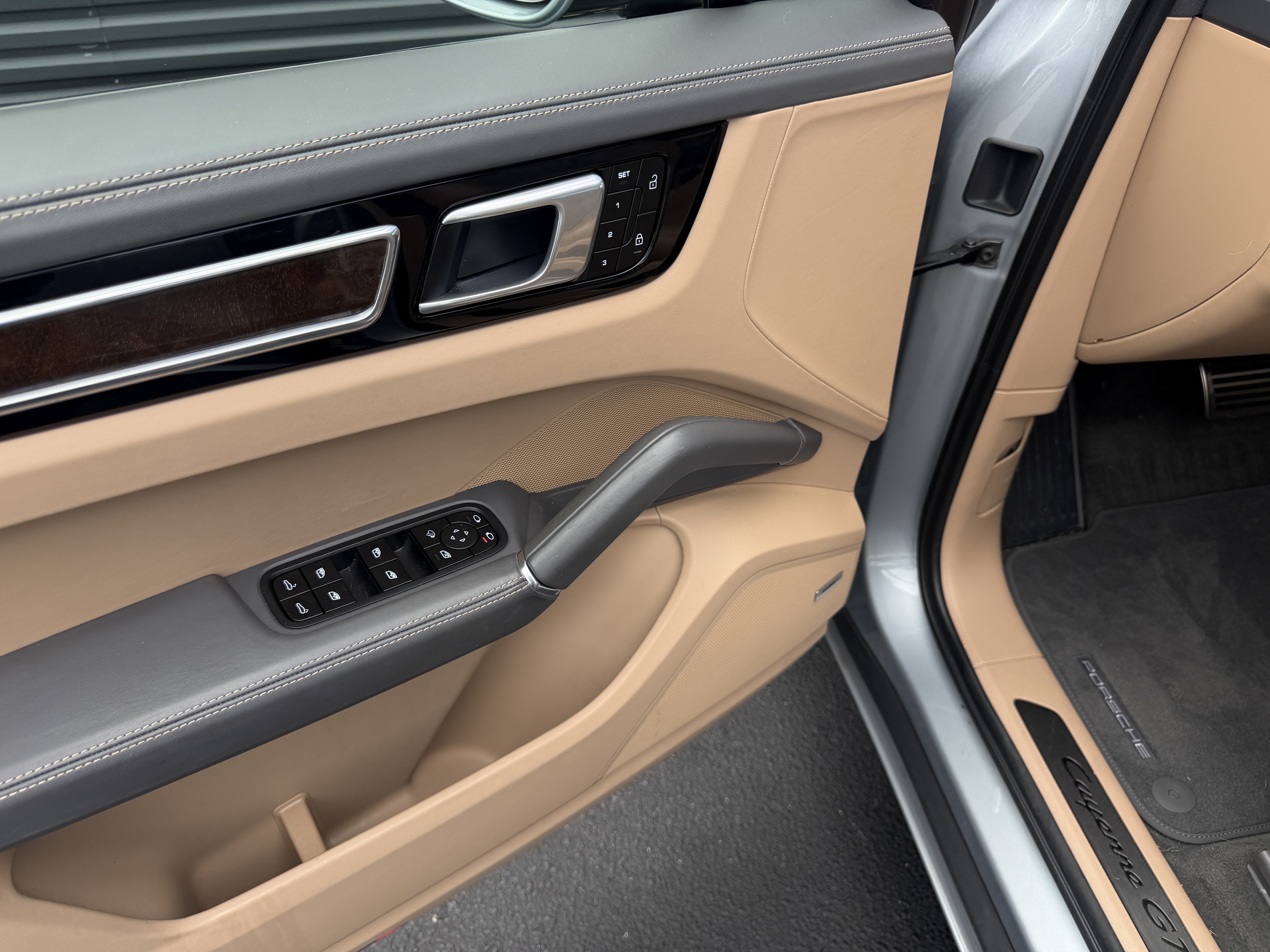 Certified 2023 Porsche Cayenne GTS AWD/4WD image 21