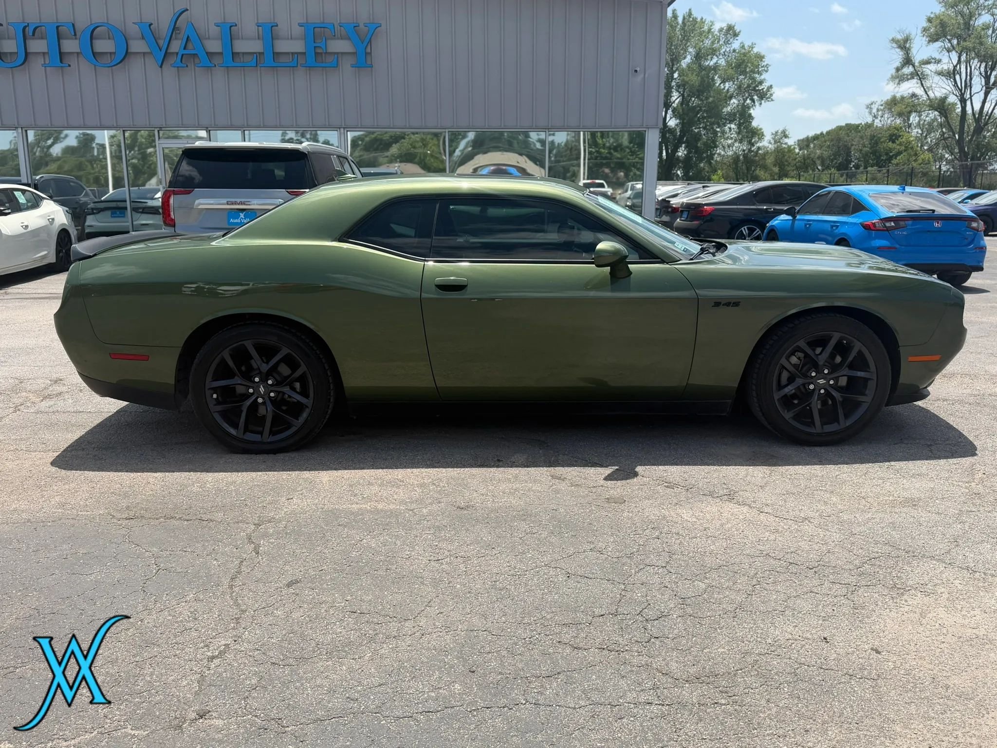 Used 2023 Dodge Challenger R/T w/ Plus Package RWD image 8