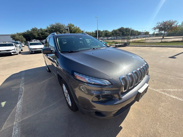 Used 2015 Jeep Cherokee Latitude AWD/4WD image 3