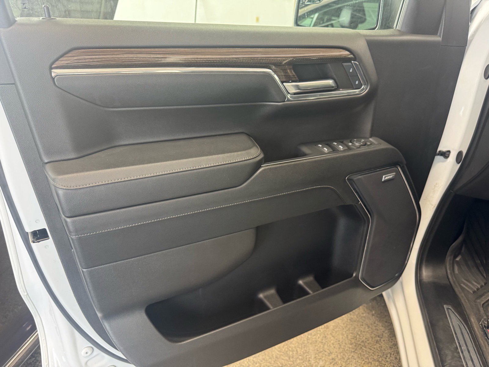 Used 2024 Chevrolet Silverado 1500 LT Trail Boss w/ Convenience Package II image 14