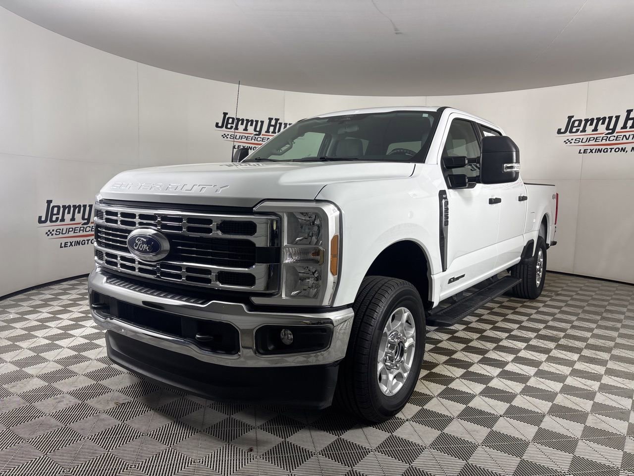 Used 2025 Ford F250 XLT AWD/4WD image 1