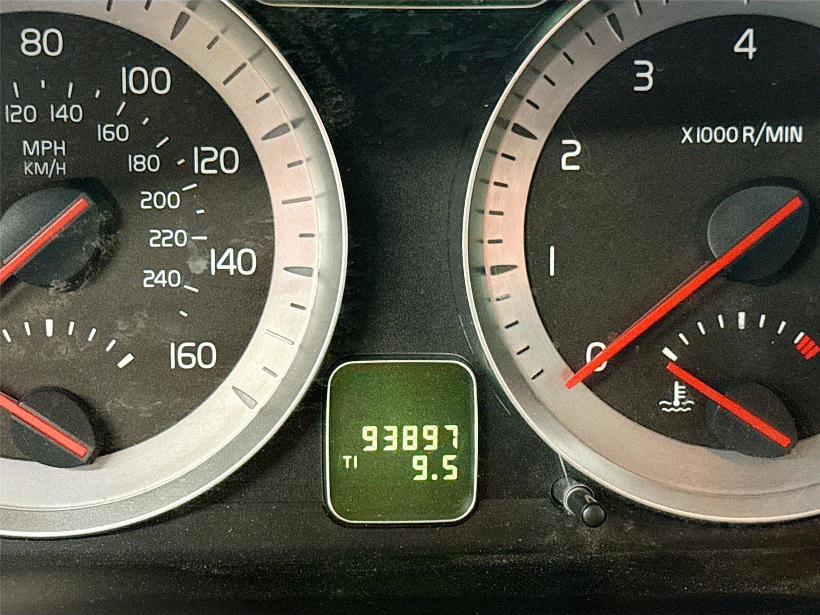 Used 2011 Volvo C70 T5 FWD image 7