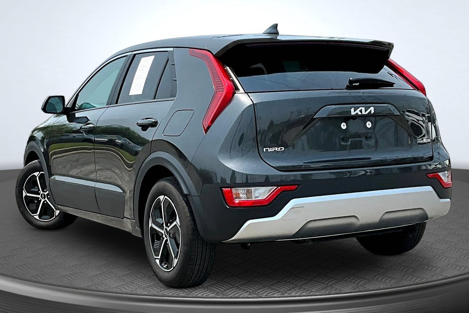 Used 2026 Kia Niro LX FWD image 3