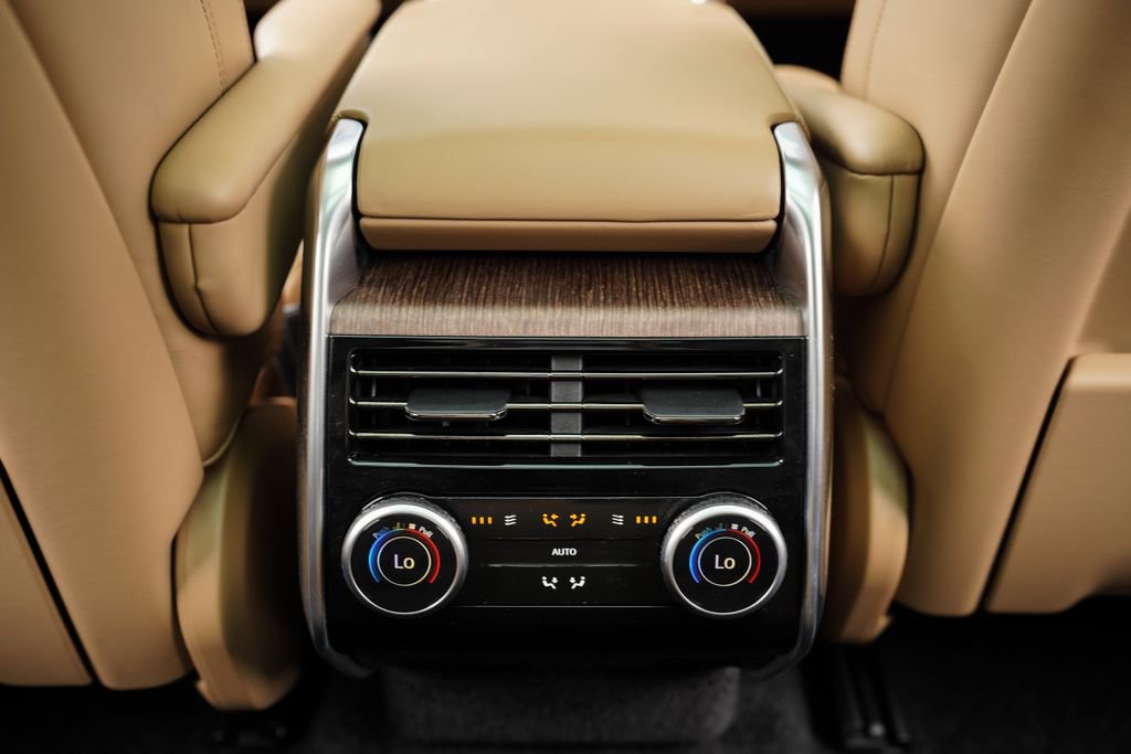 Used 2023 Land Rover Range Rover SE image 39