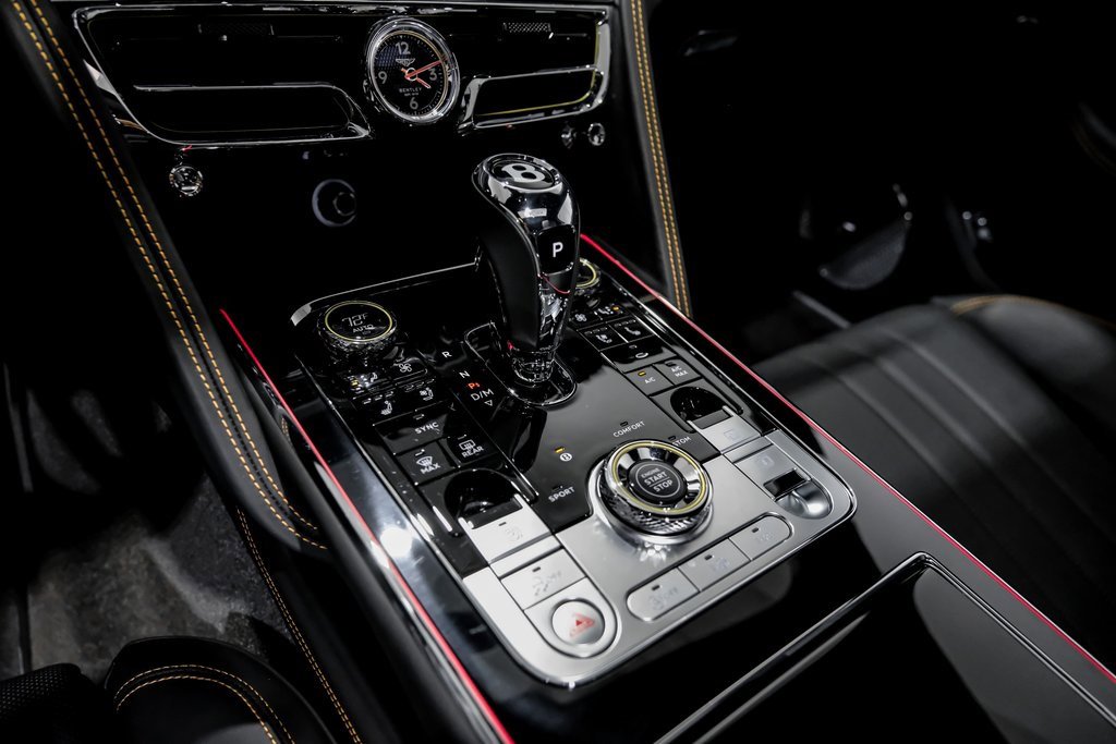 Used 2024 Bentley Flying Spur V8 image 20