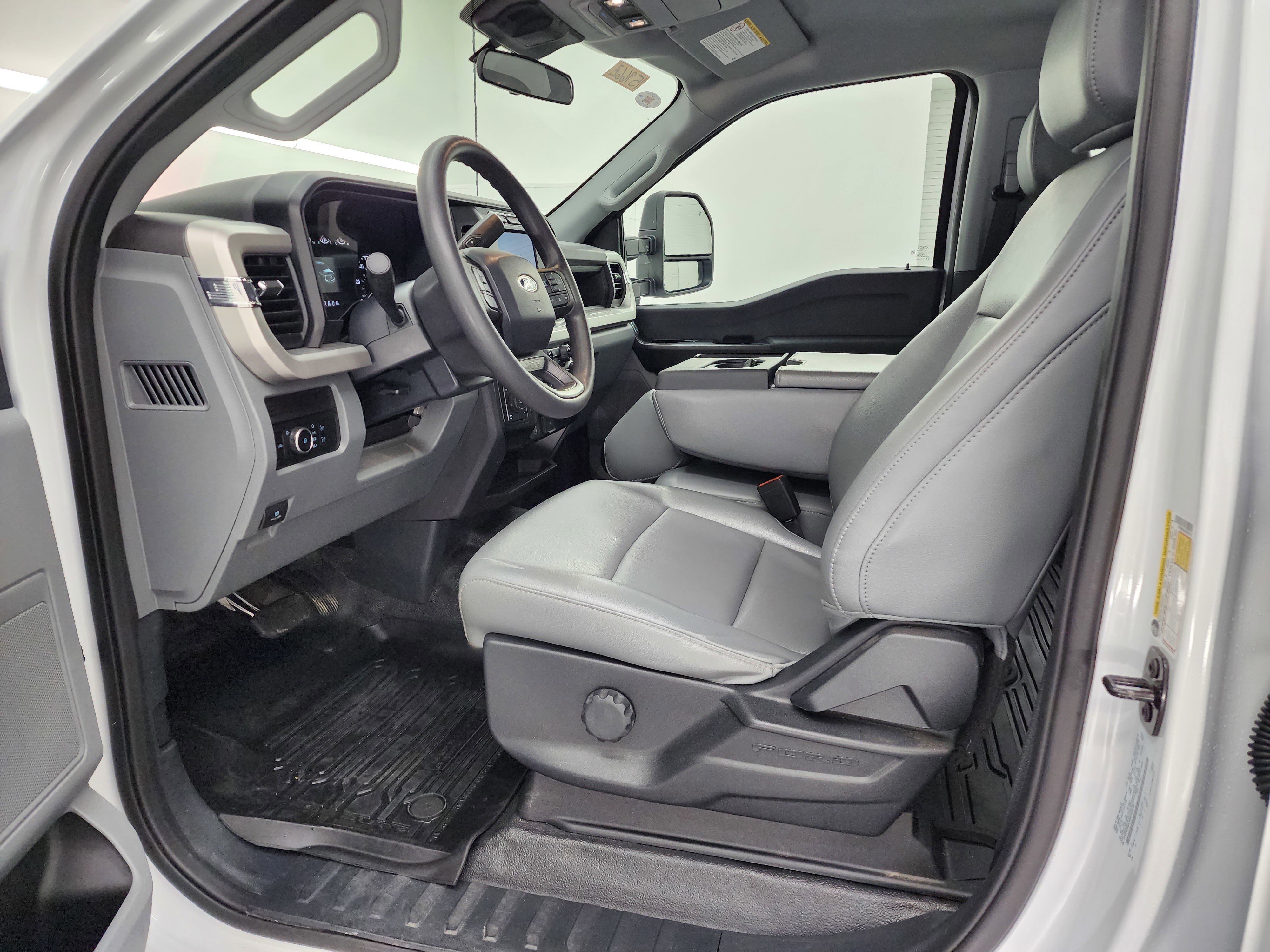 Used 2024 Ford F350 XL w/ FX4 Off-Road Package image 8