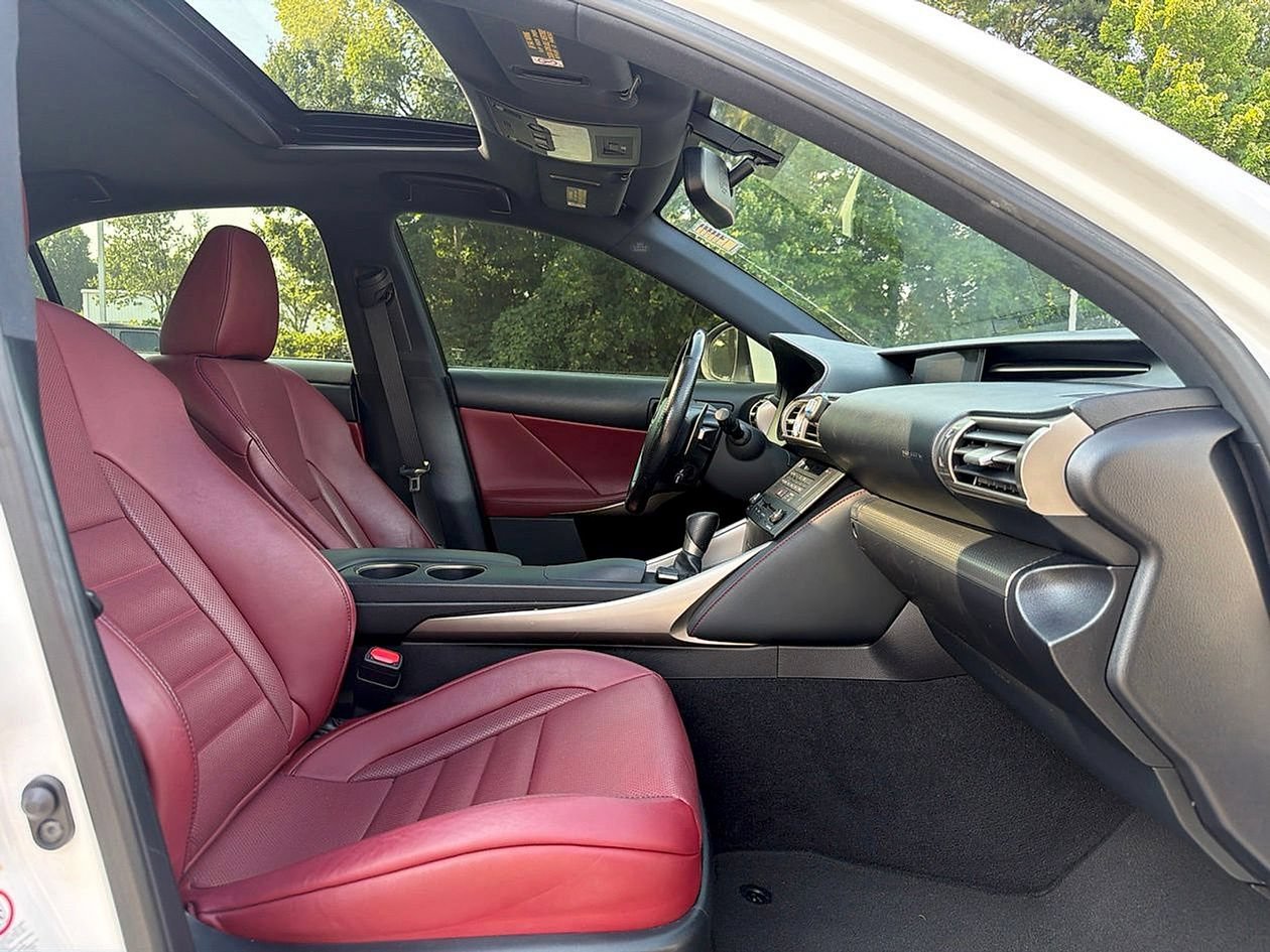 Used 2016 Lexus IS 350 RWD image 31