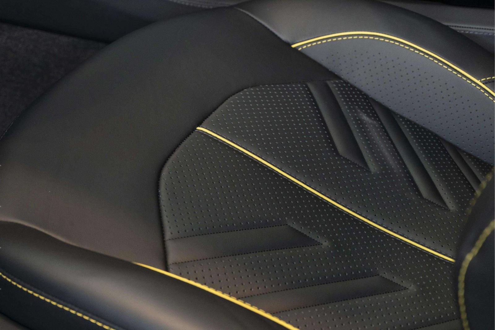 New 2026 Aston Martin DBX S AWD/4WD image 21