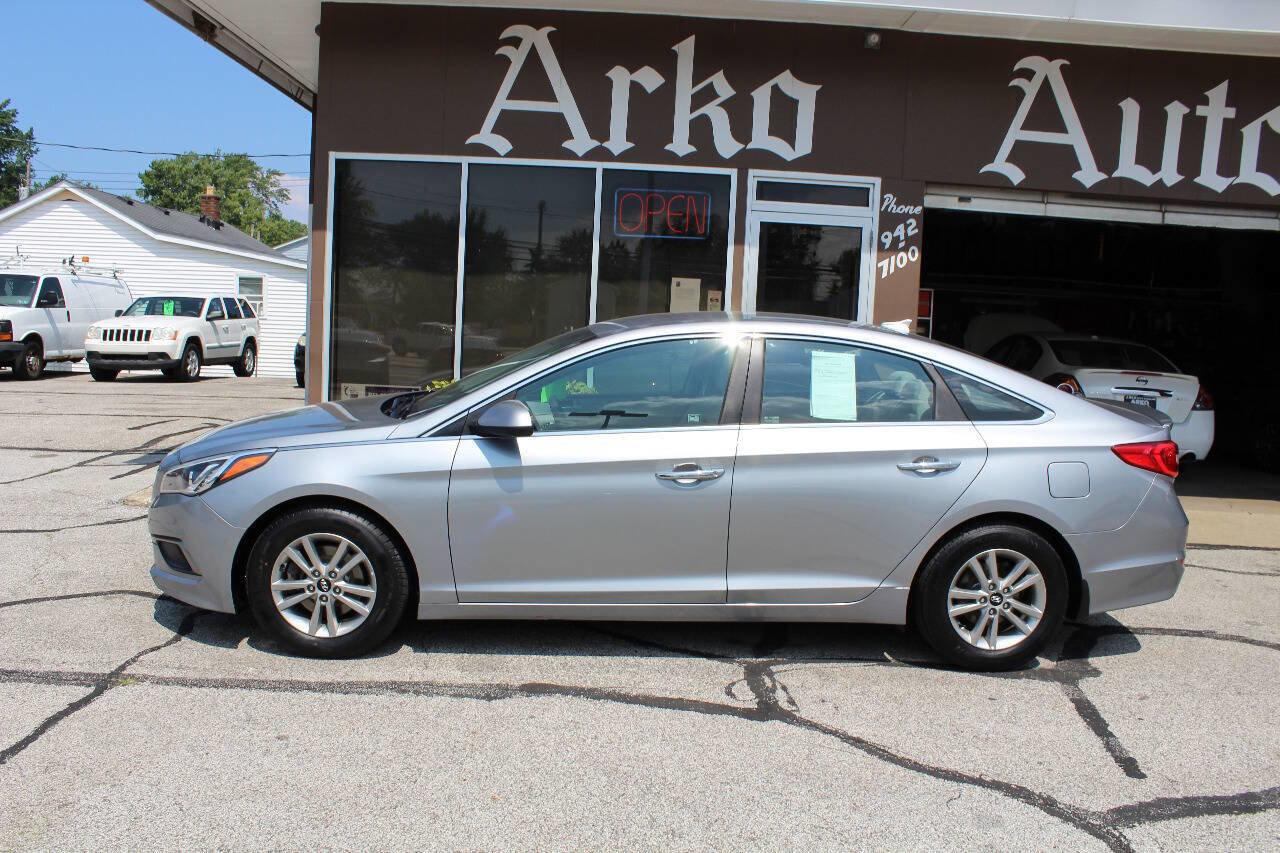Used 2016 Hyundai Sonata SE w/ Cargo Package image 5