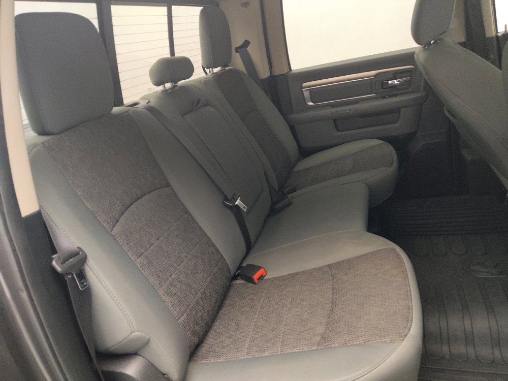 Used 2018 RAM 1500 SLT image 19