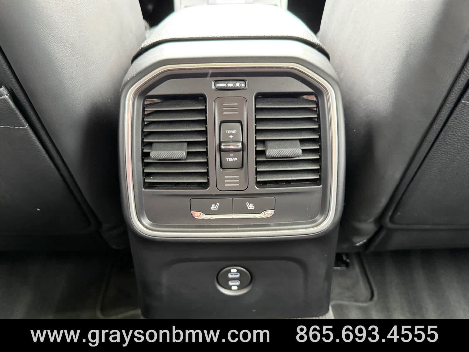 Used 2024 Porsche Macan AWD/4WD image 18