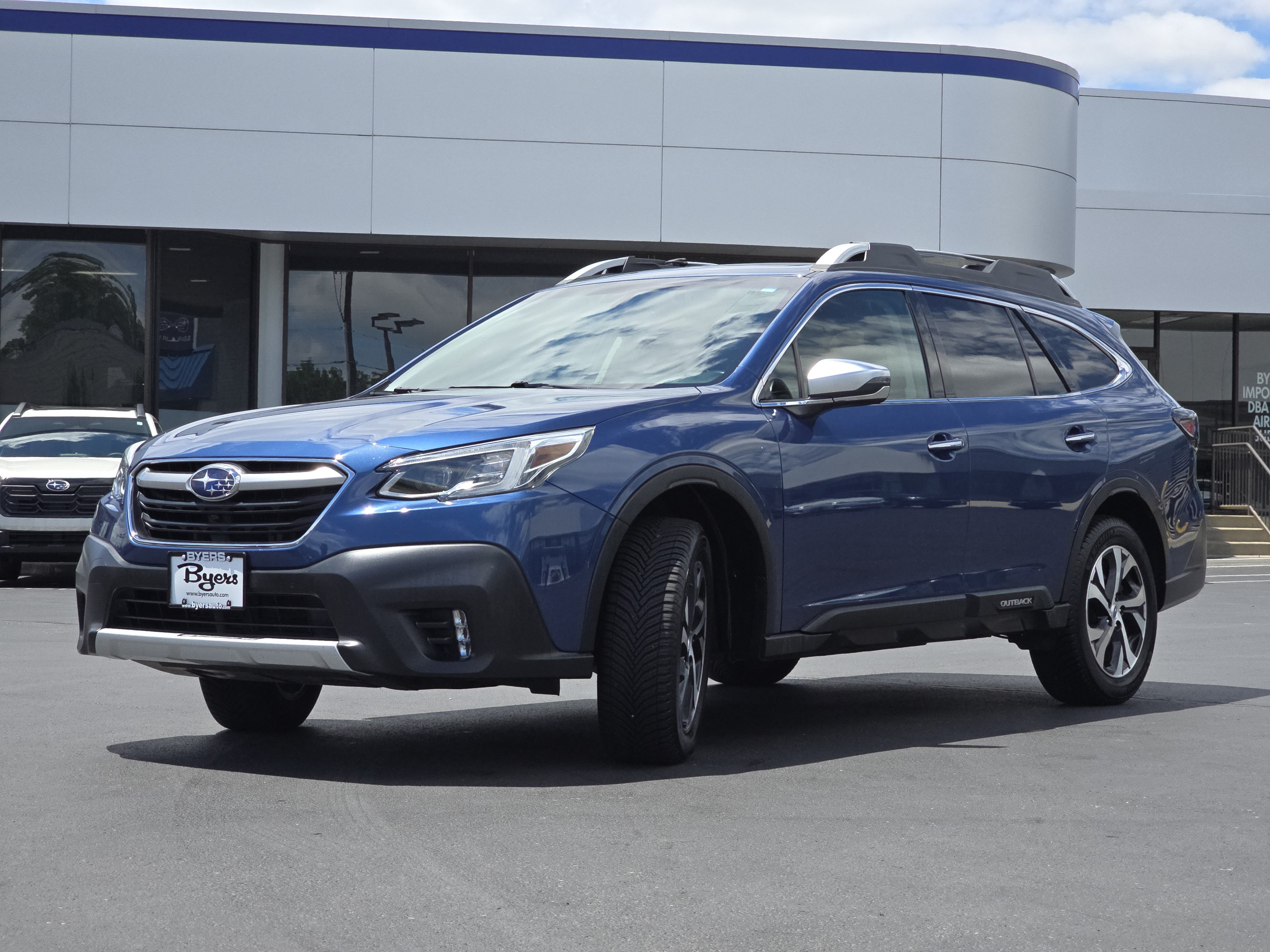 Used 2020 Subaru Outback Touring XT AWD/4WD image 3