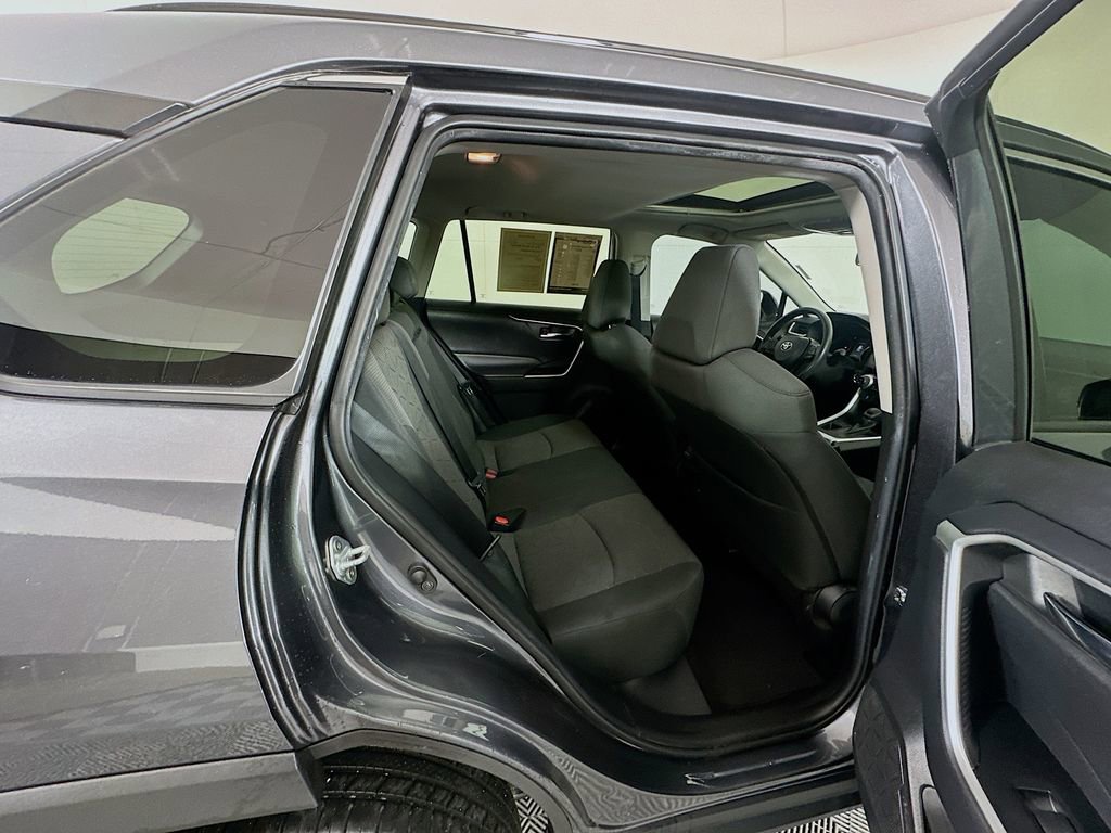 Used 2021 Toyota RAV4 XLE w/ Convenience Package image 26