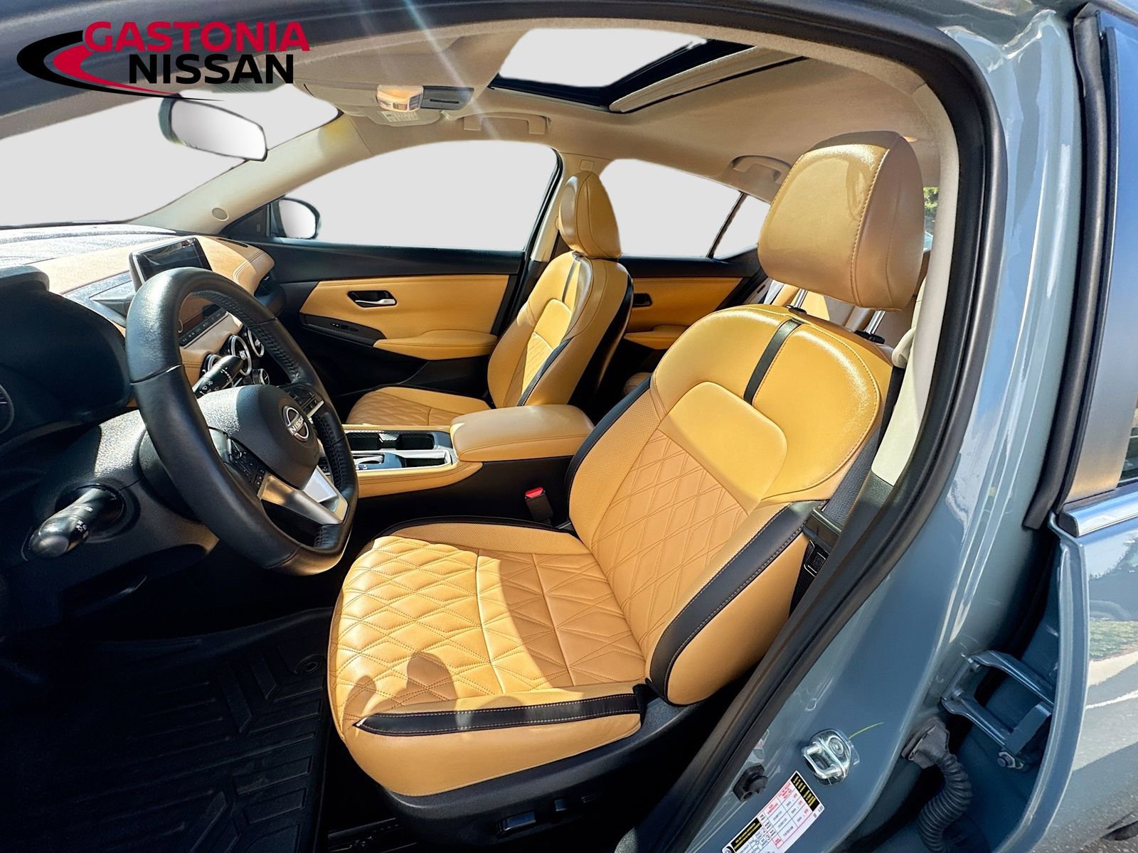 Used 2024 Nissan Sentra SV w/ SV Premium Package image 29