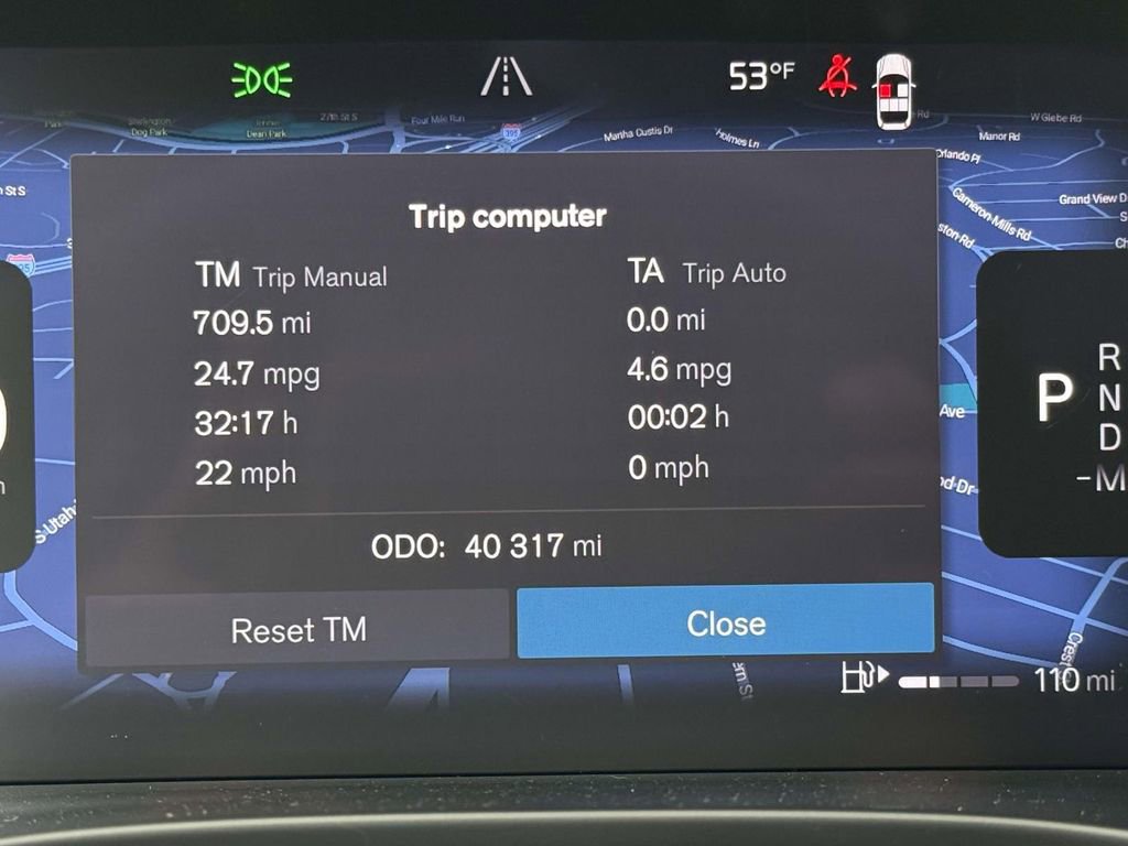 Used 2023 Volvo XC40 B5 Plus w/ Driver Assist Package image 5