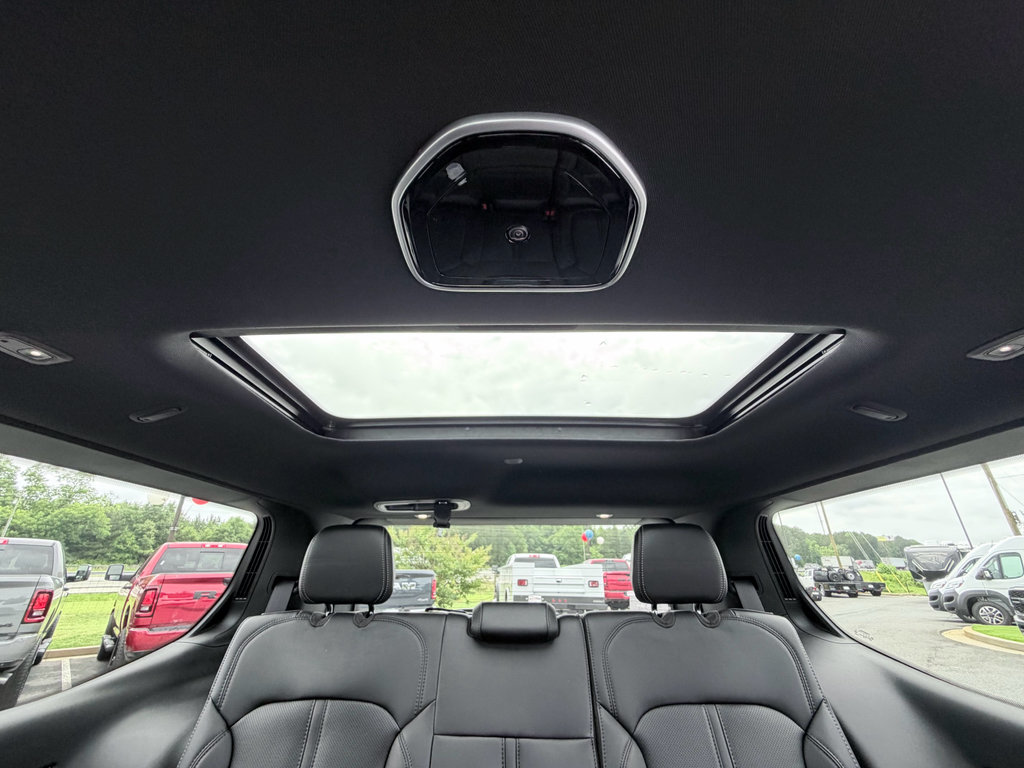 New 2026 Jeep Grand Wagoneer Summit AWD/4WD image 33