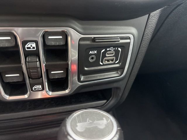 Used 2021 Jeep Wrangler Unlimited Sahara AWD/4WD image 40