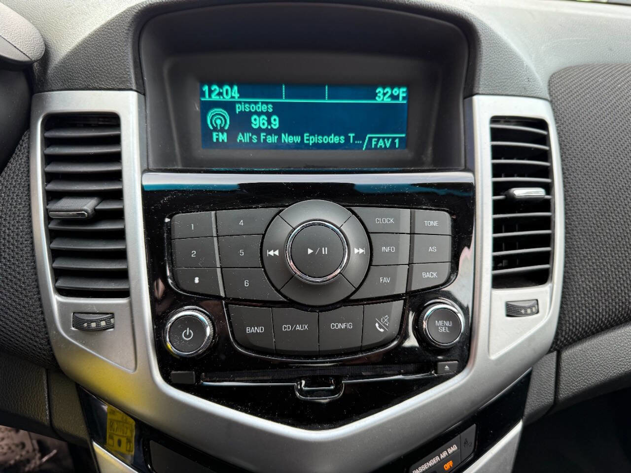 Used 2016 Chevrolet Cruze LT image 17