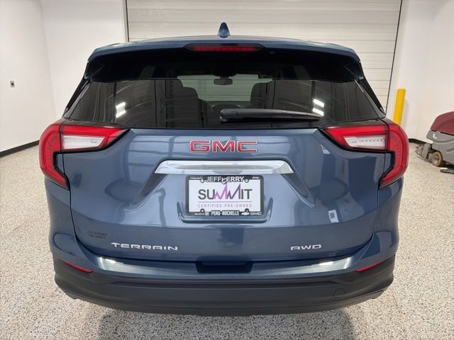 Used 2024 GMC Terrain SLE image 5