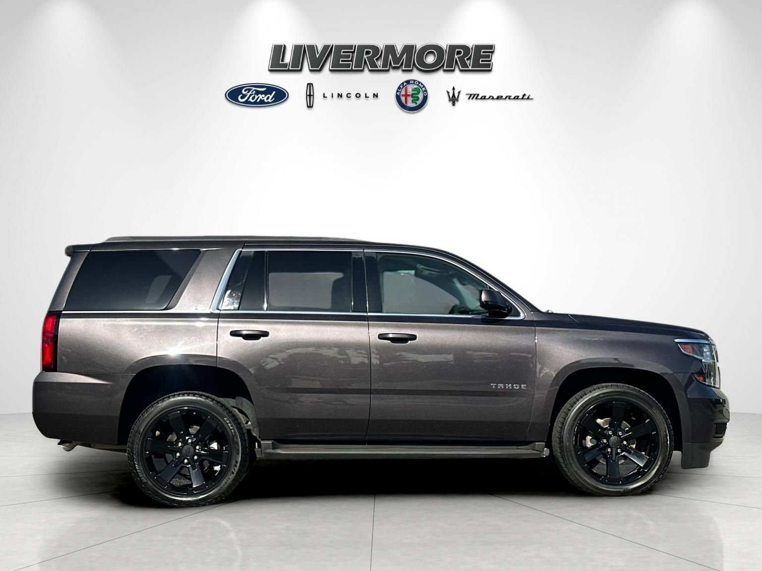 Used 2016 Chevrolet Tahoe LS RWD image 2