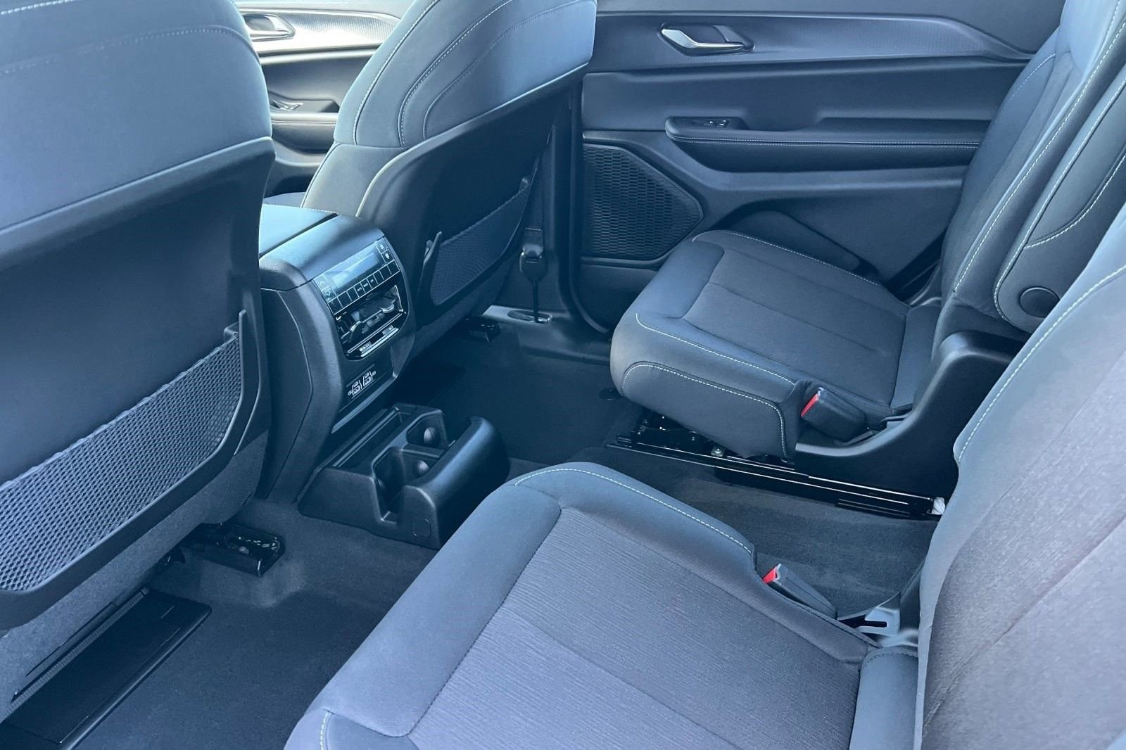 New 2025 Jeep Grand Cherokee L Laredo w/ Trailer Tow Package image 13