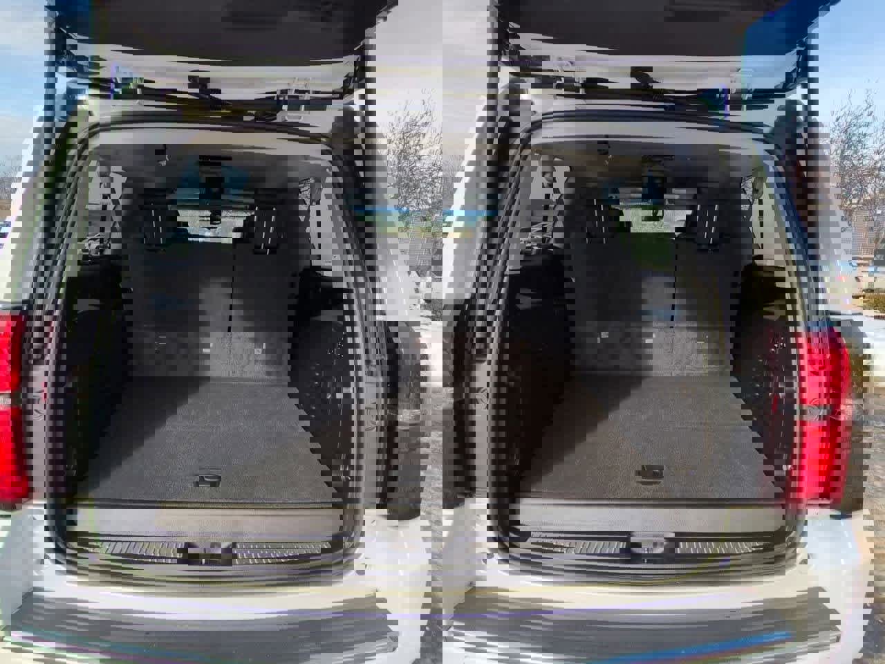 Used 2019 Chevrolet Suburban Premier image 37