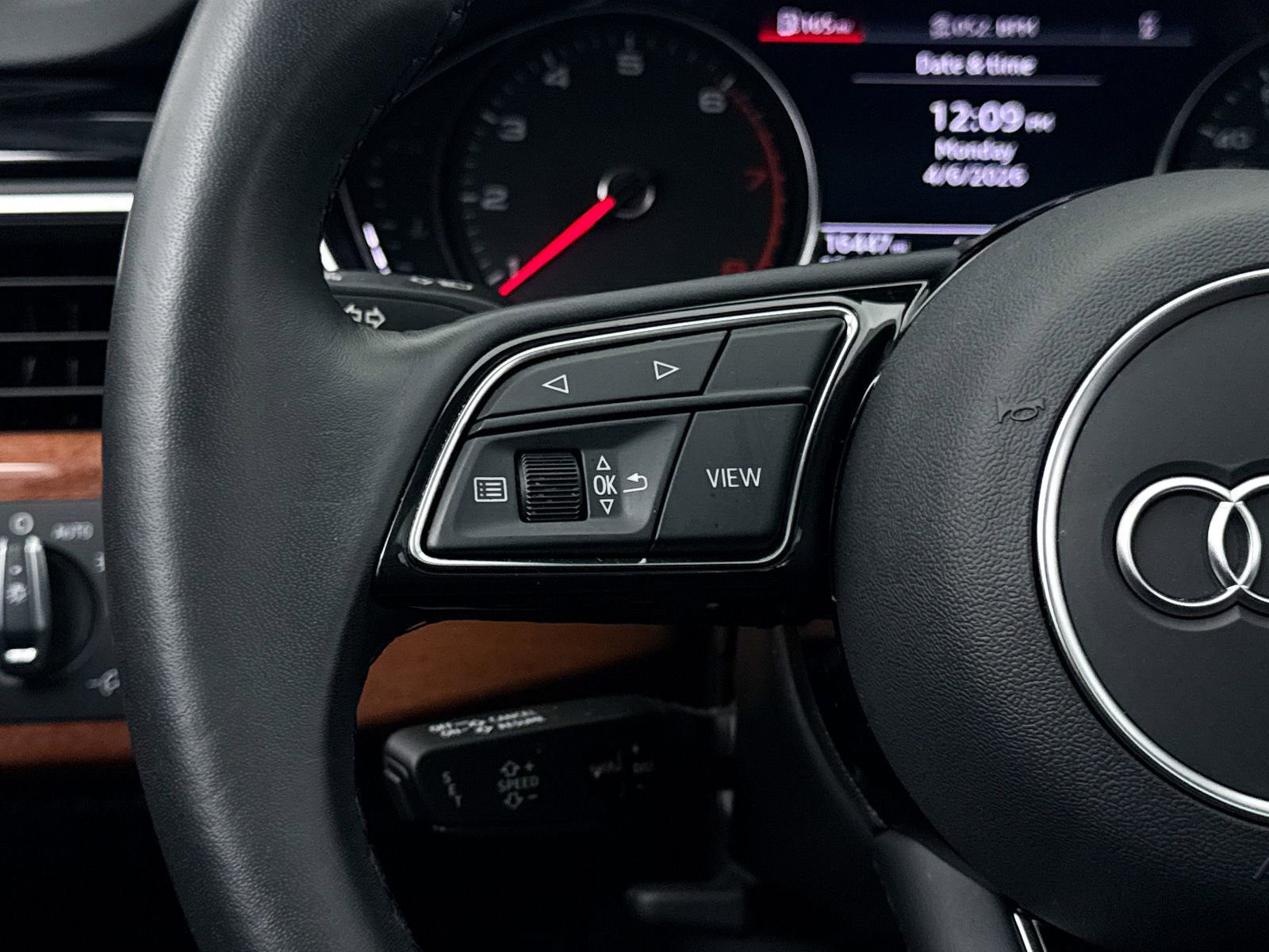 Used 2023 Audi A4 2.0T Premium w/ Convenience Package image 36