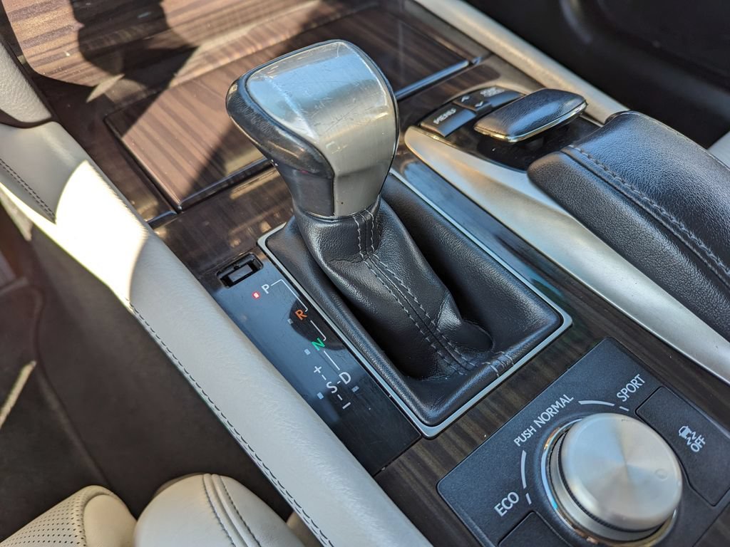 Used 2013 Lexus LS 460 AWD w/ Comfort Pkg image 26
