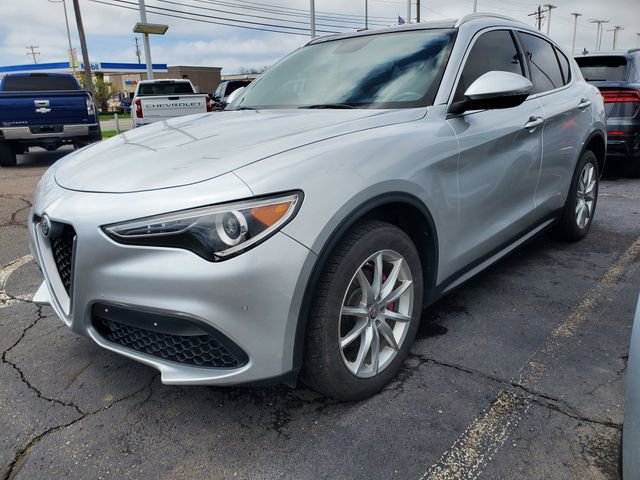 Used 2018 Alfa Romeo Stelvio Ti image 2