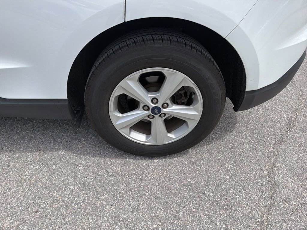 Used 2018 Ford Edge SE image 9